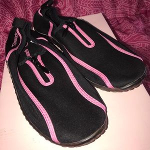Speedo Beach / water shoes